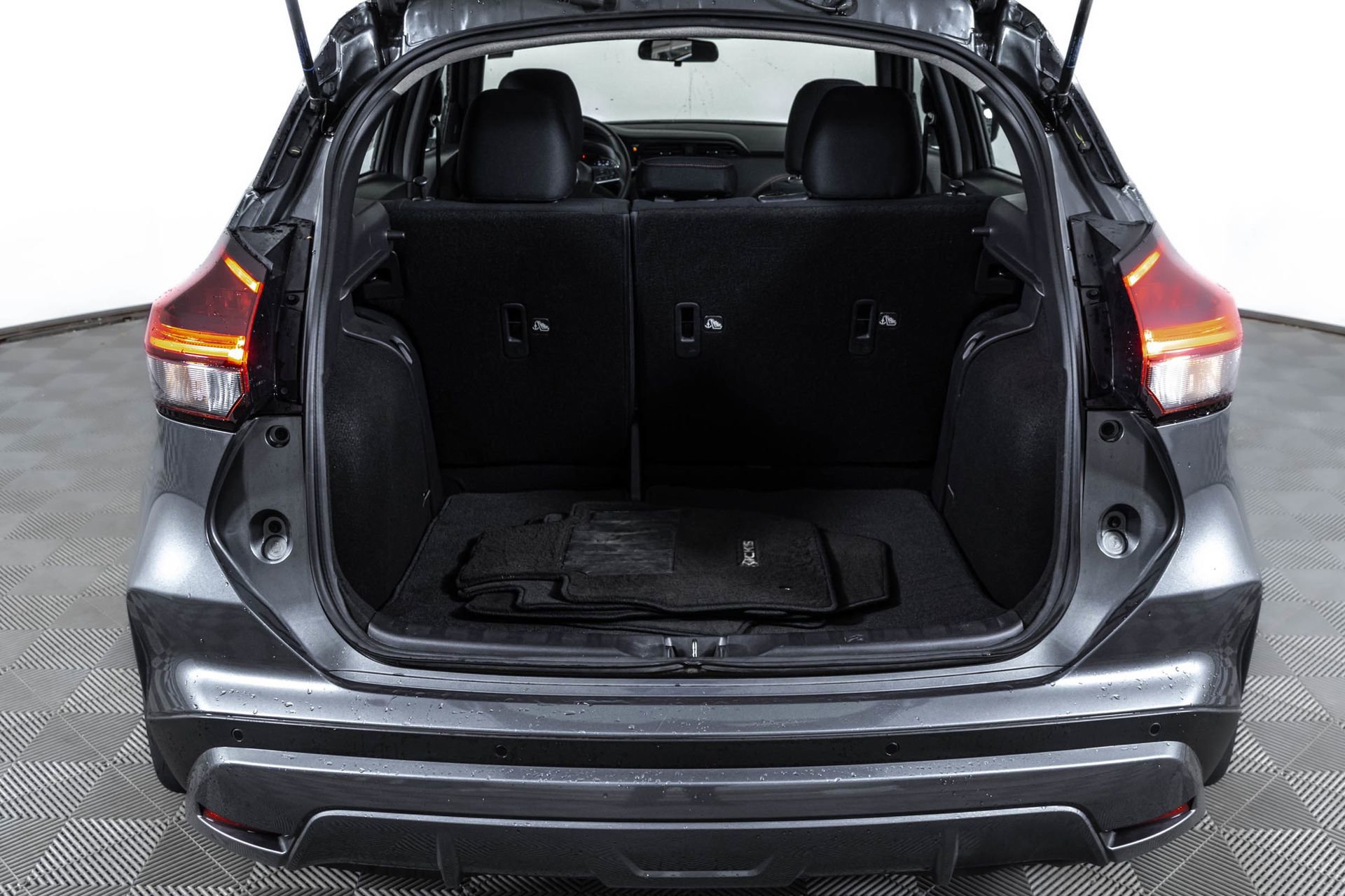 Used 2024 Nissan Kicks SR FWD image 35