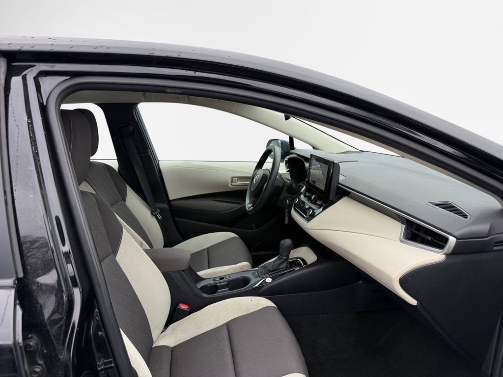 Used 2023 Toyota Corolla LE image 25