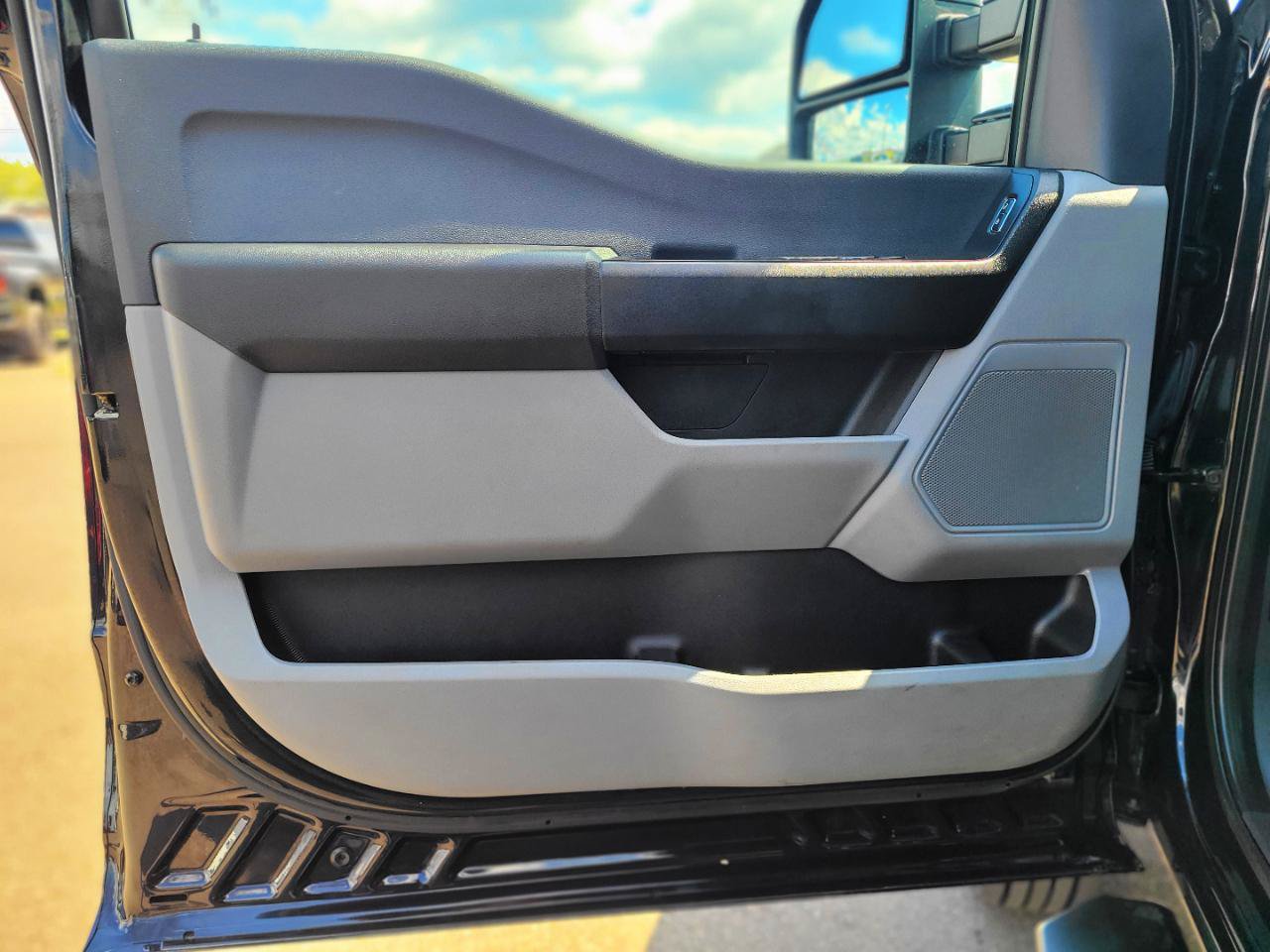 Used 2024 Ford F550 4x4 Crew Cab Super Duty image 6