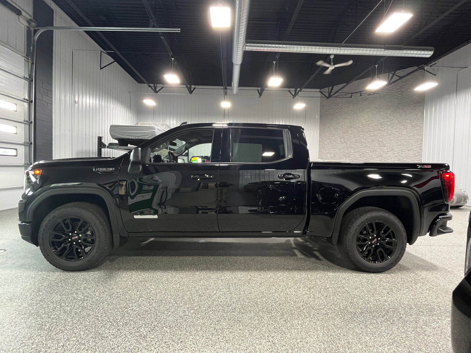 New 2026 GMC Sierra 1500 Elevation image 2