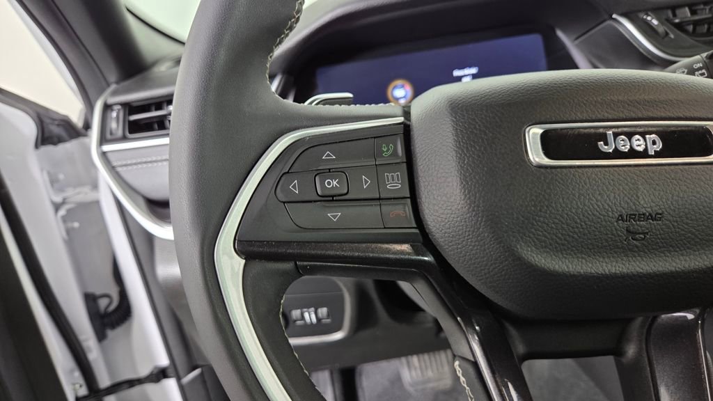 Used 2023 Jeep Grand Cherokee Altitude image 17