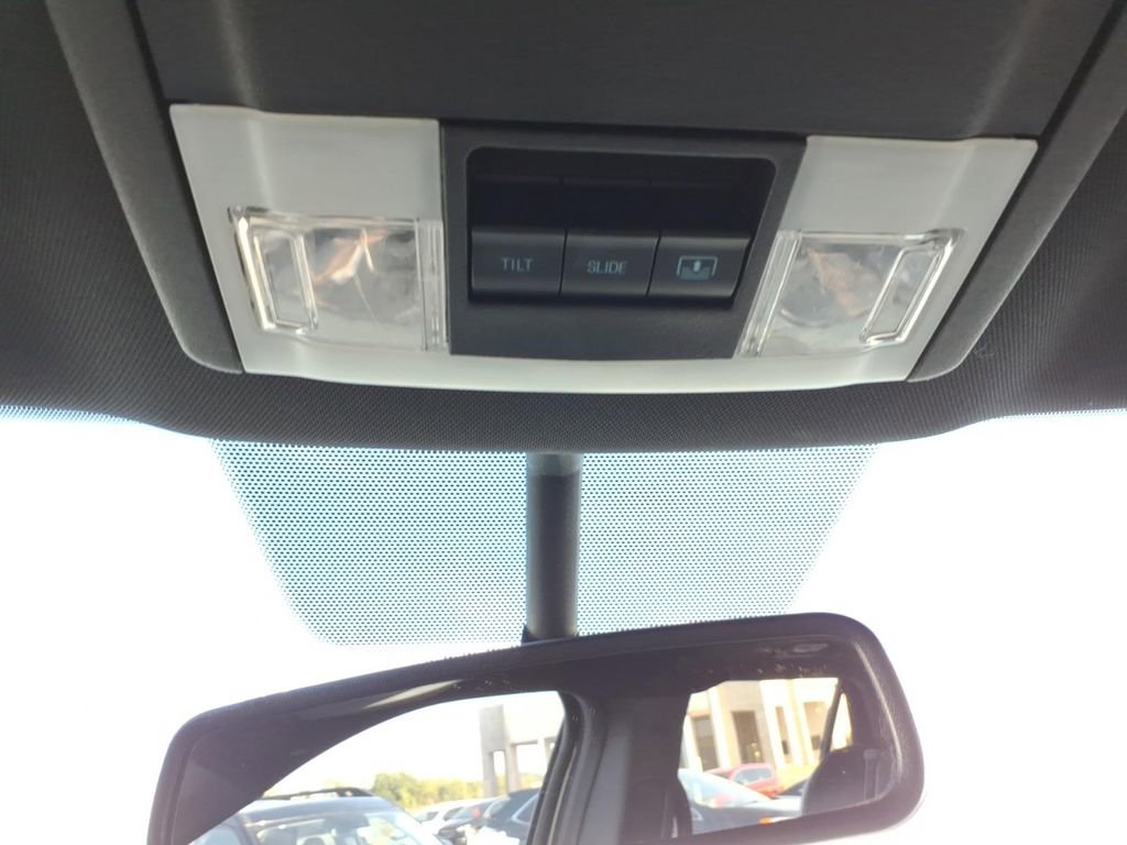 Used 2017 Ford Explorer XLT w/ Equipment Group 202A FWD image 21