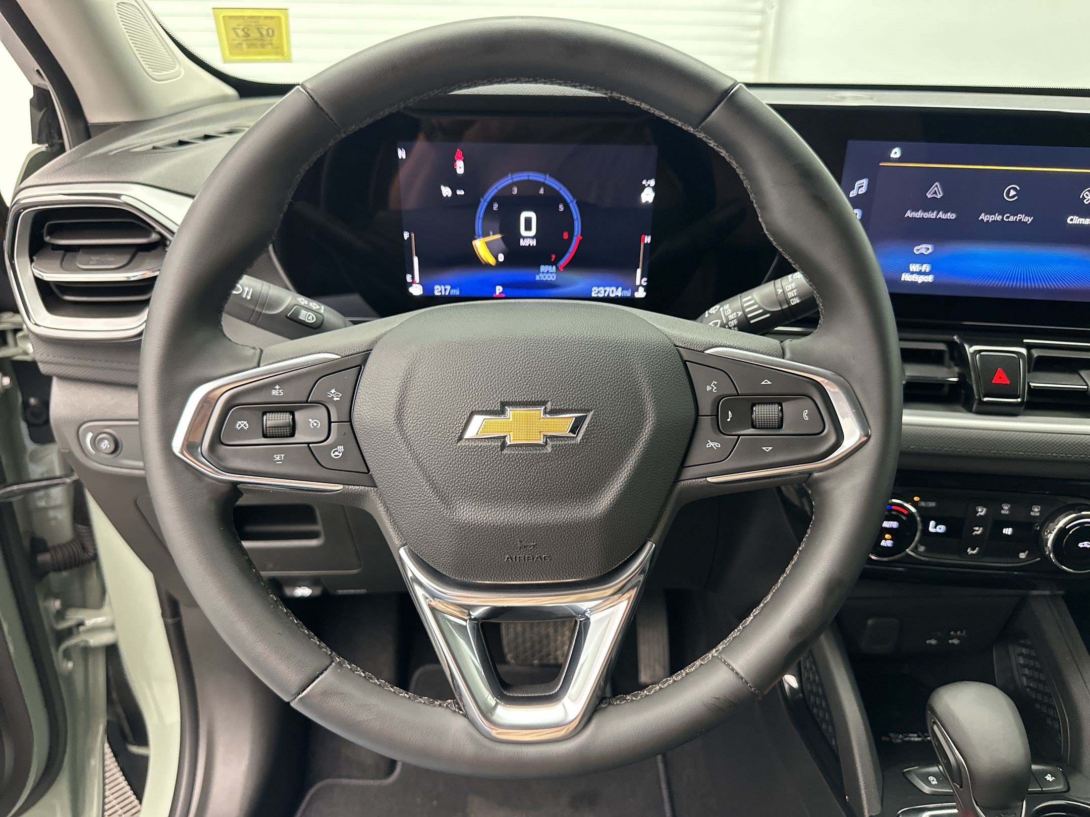 Certified 2025 Chevrolet TrailBlazer LT w/ Convenience Package FWD image 11