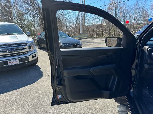 Used 2024 Chevrolet Colorado Trail Boss w/ Technology Package image 29