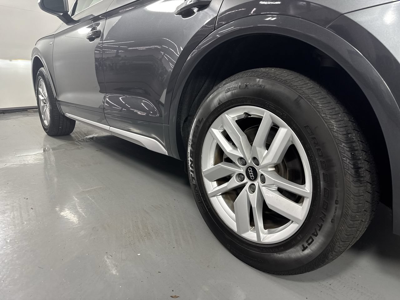 Used 2023 Audi Q5 2.0T Premium w/ Convenience Package AWD/4WD image 8