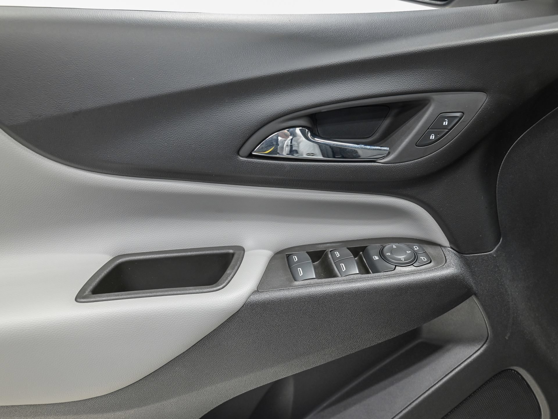 Used 2024 Chevrolet Equinox LS FWD image 13