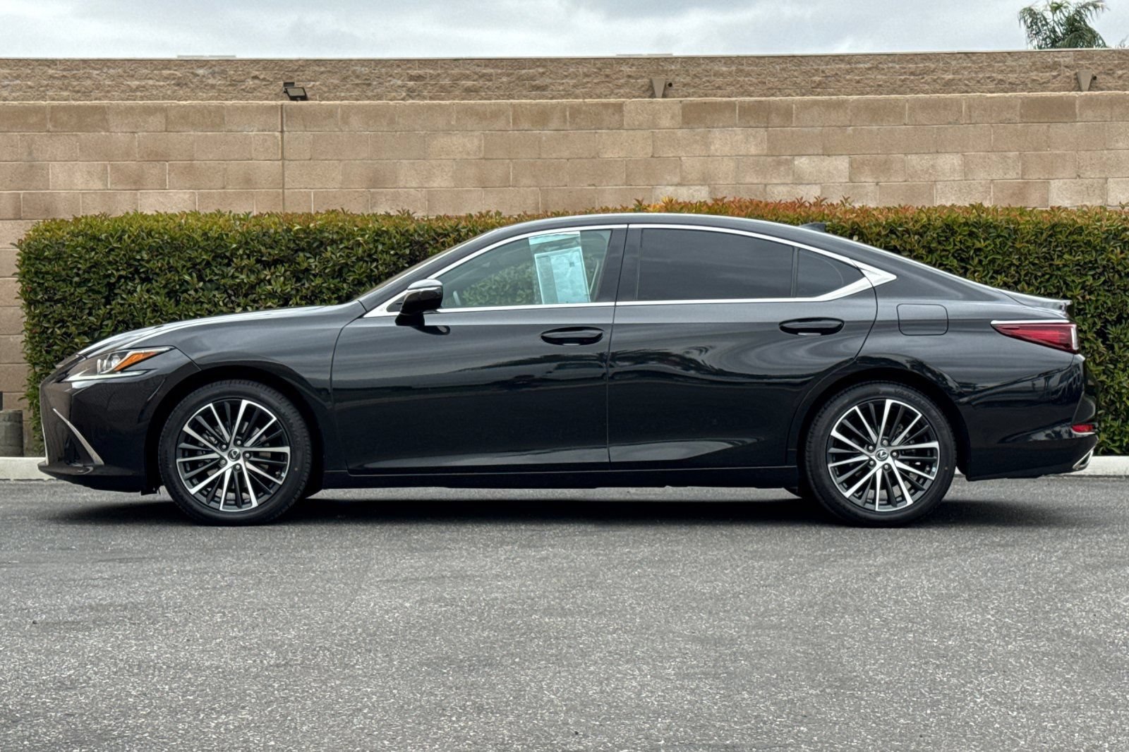 Certified 2024 Lexus ES 350 w/ Premium Package FWD image 7