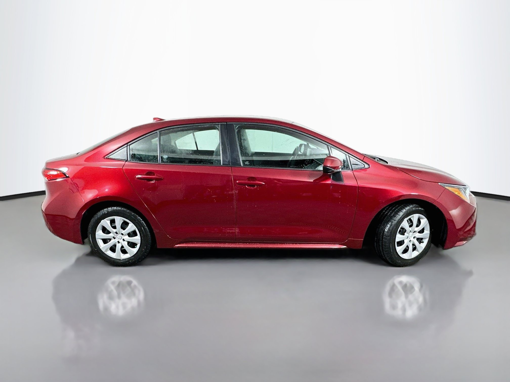 Certified 2022 Toyota Corolla LE w/ Carpet Mat Package (TMS) FWD image 8