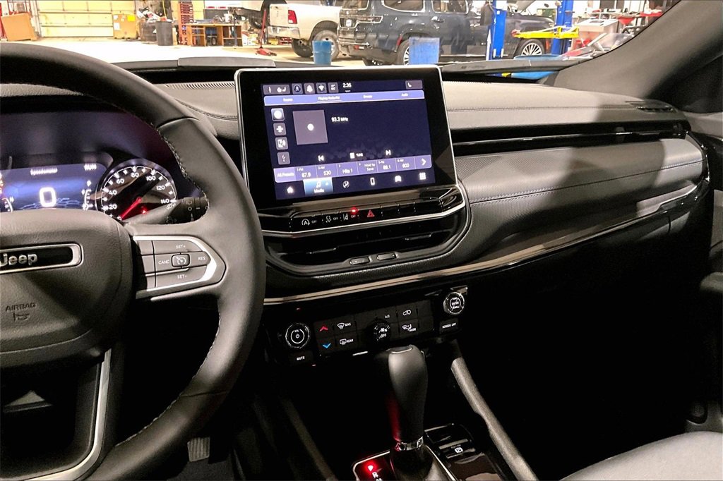 New 2026 Jeep Compass Latitude image 7