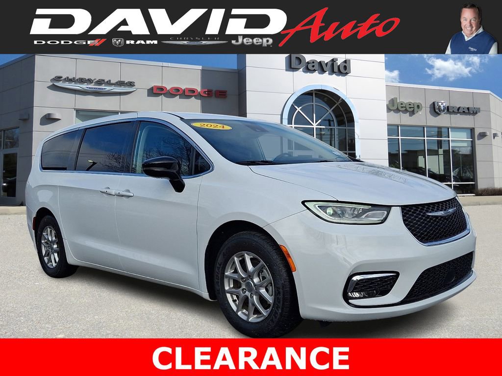 Used 2024 Chrysler Pacifica Touring-L image 1