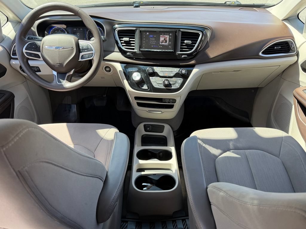 Used 2019 Chrysler Pacifica LX w/ Tire & Wheel Group FWD image 20