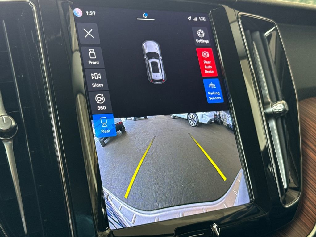 Certified 2023 Volvo XC60 B5 Plus w/ Protection Package Premier image 19