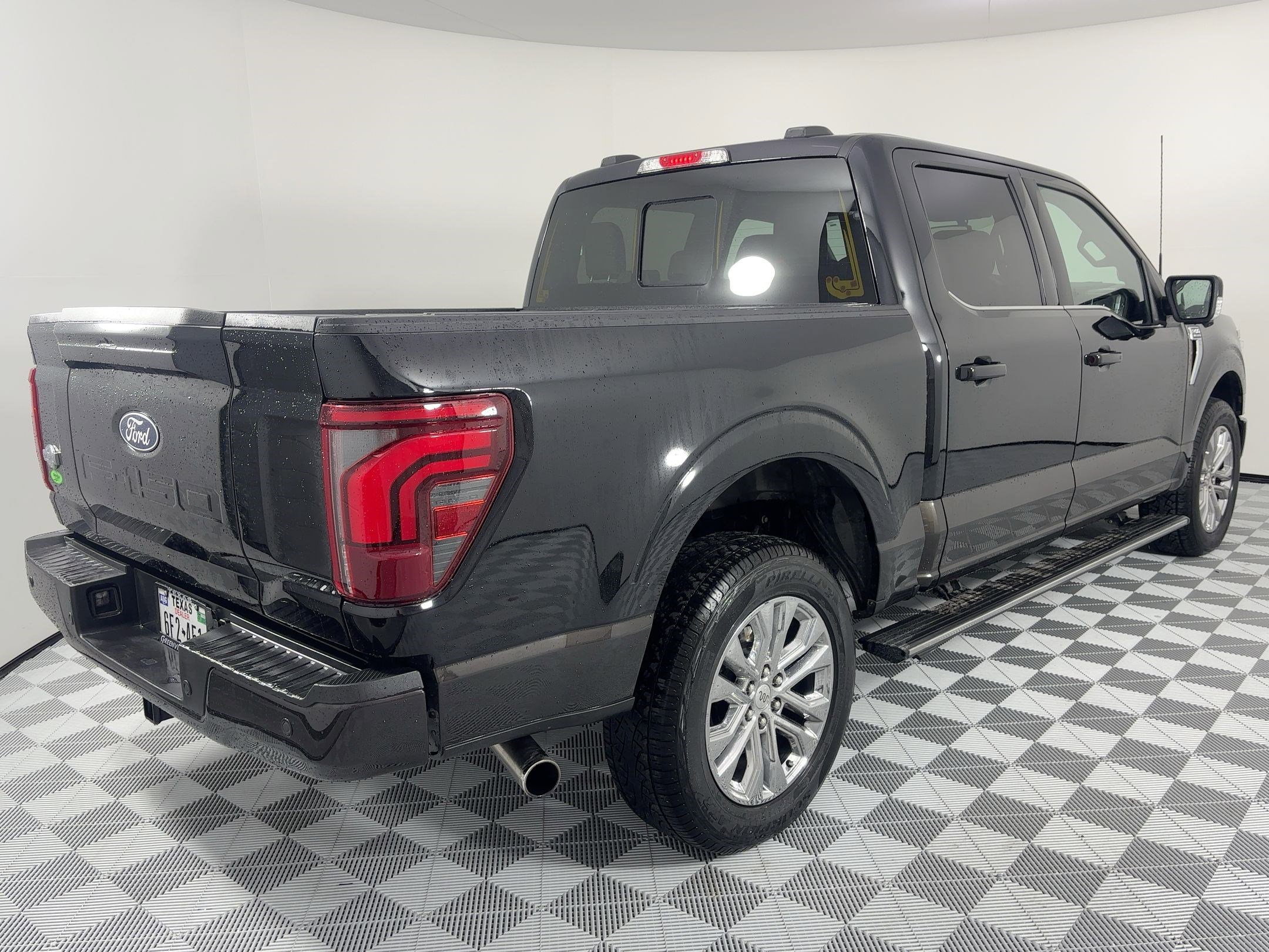 Used 2024 Ford F150 King Ranch w/ FX4 Off-Road Package image 9