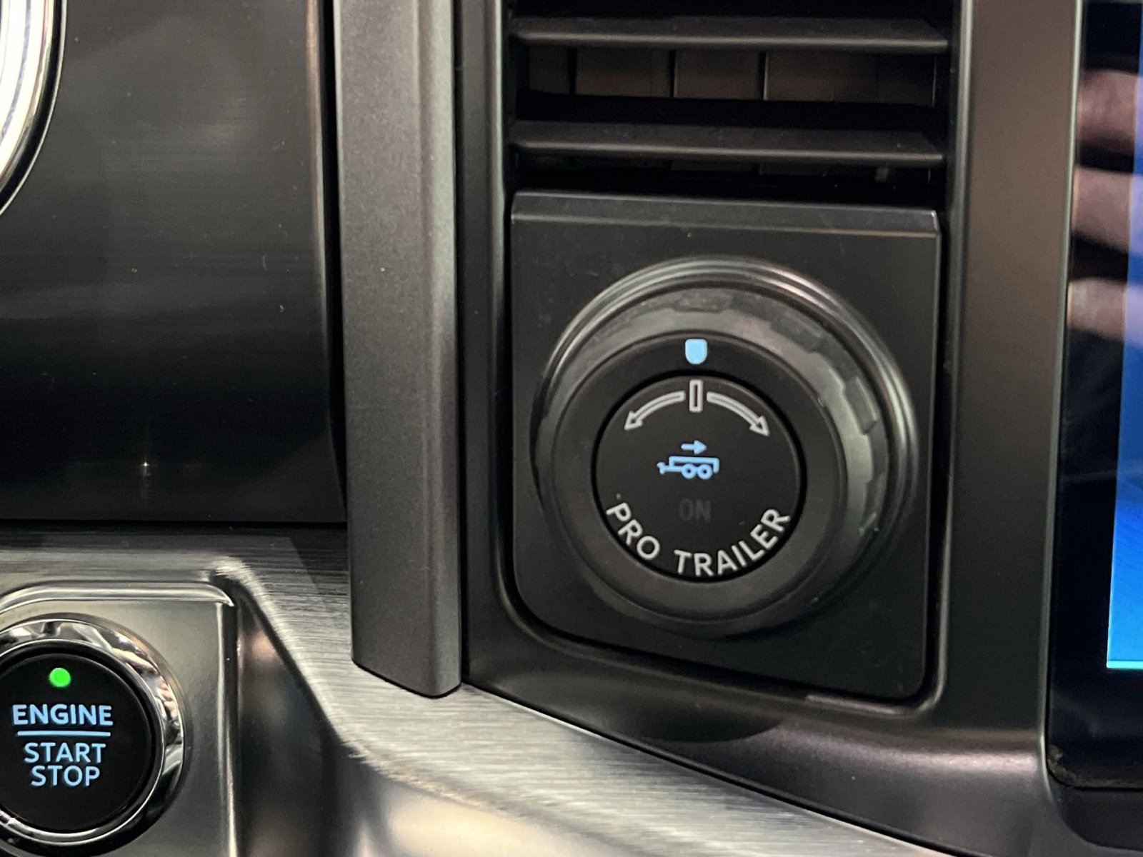 Used 2022 Ford F150 Lariat image 33