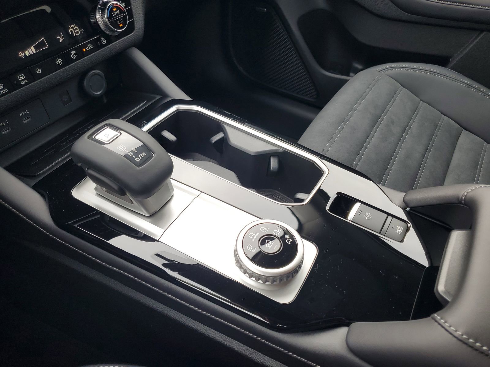 New 2026 Mitsubishi Outlander SE image 18