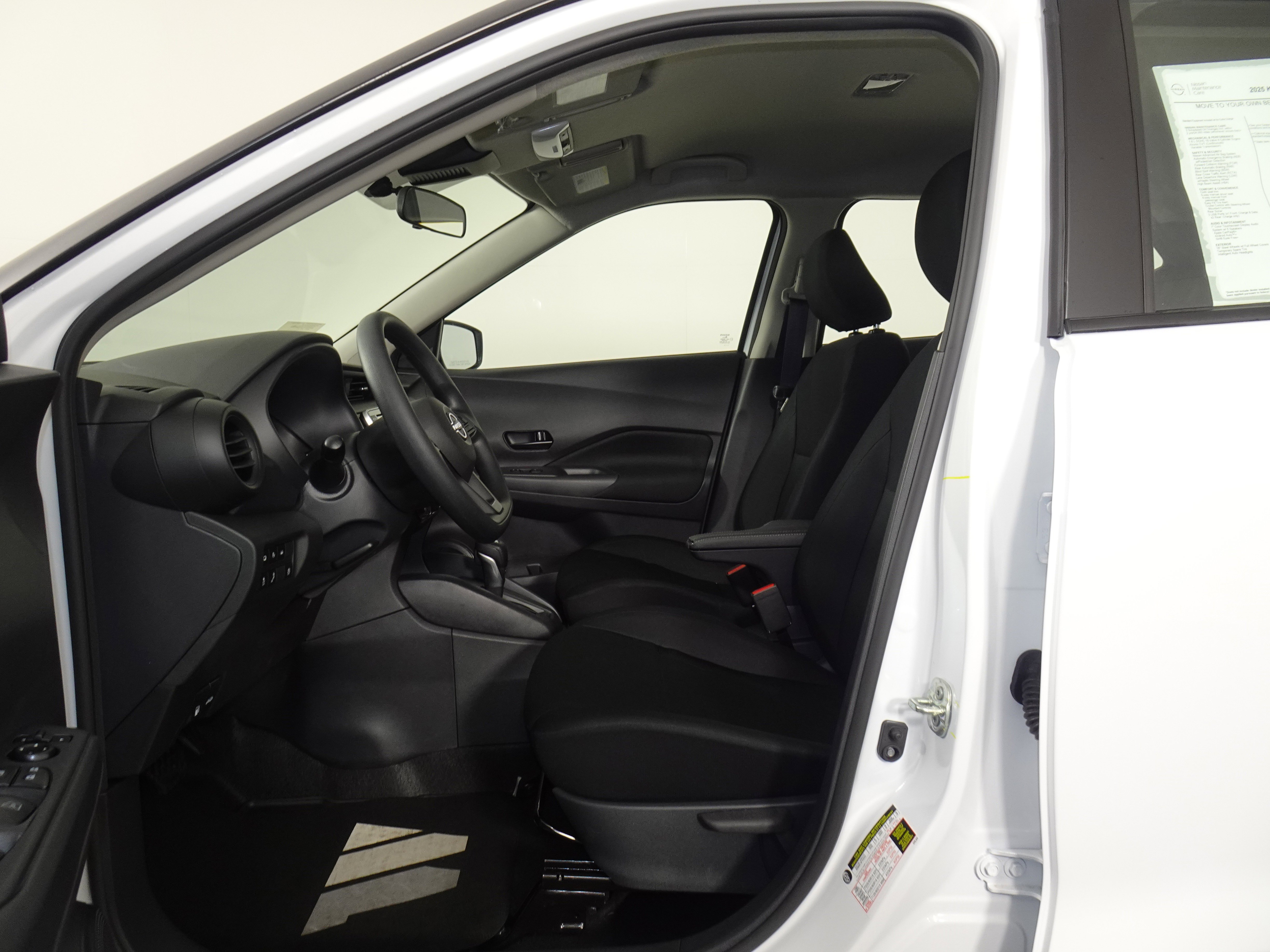 New 2025 Nissan Kicks Play S image 4