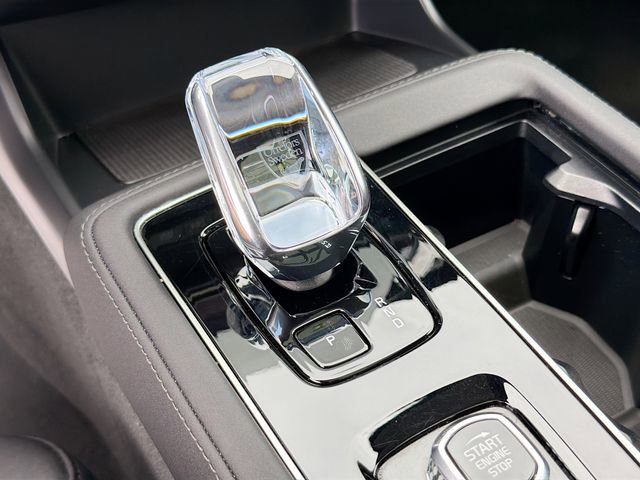 Used 2025 Volvo XC90 B5 Plus image 30