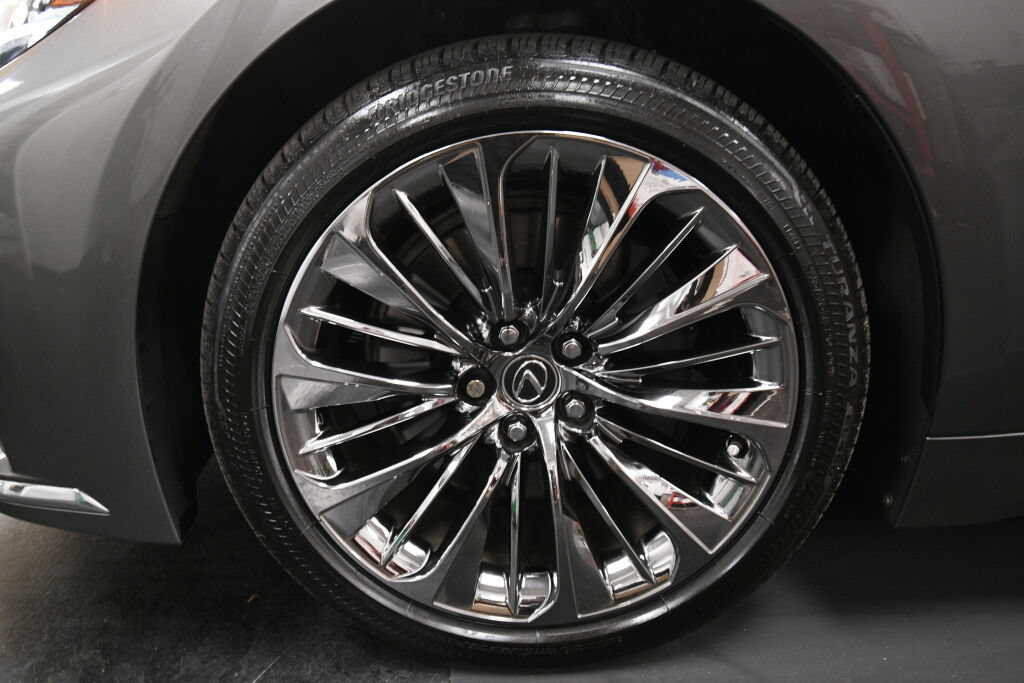Used 2023 Lexus LS 500 AWD w/ Interior Upgrade Package image 35