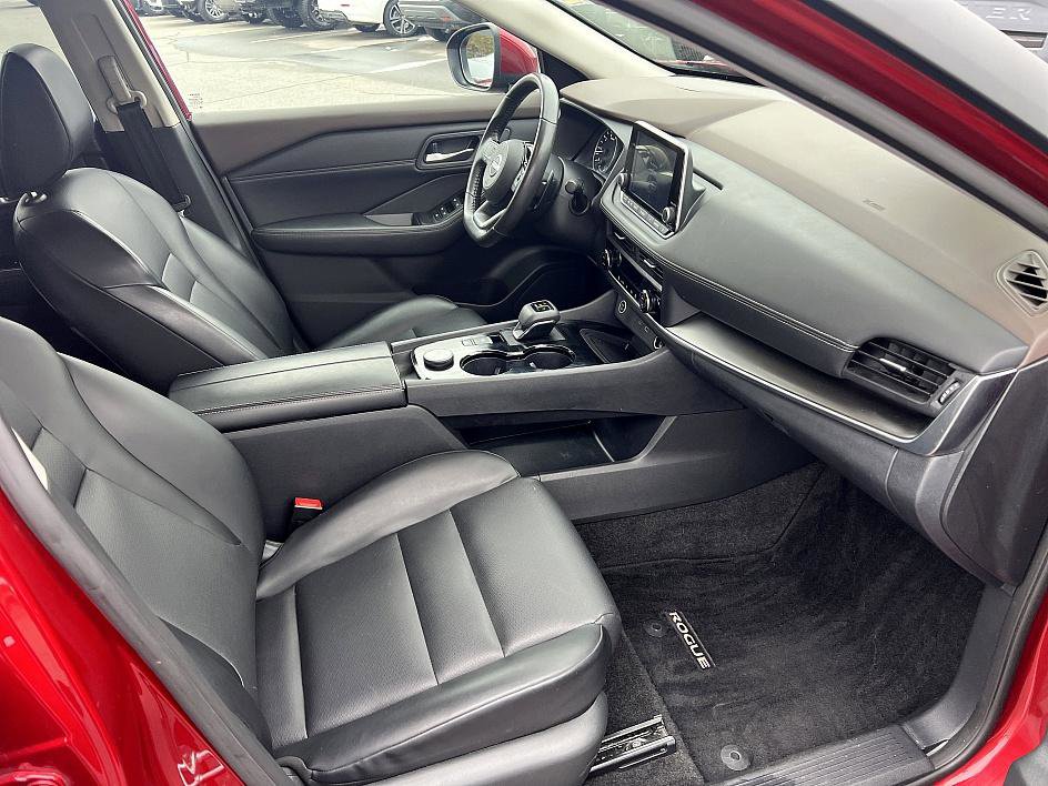 Certified 2023 Nissan Rogue SV w/ SV Premium B Package image 17