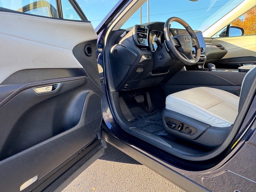 Used 2023 Lexus RX 350 Premium image 15
