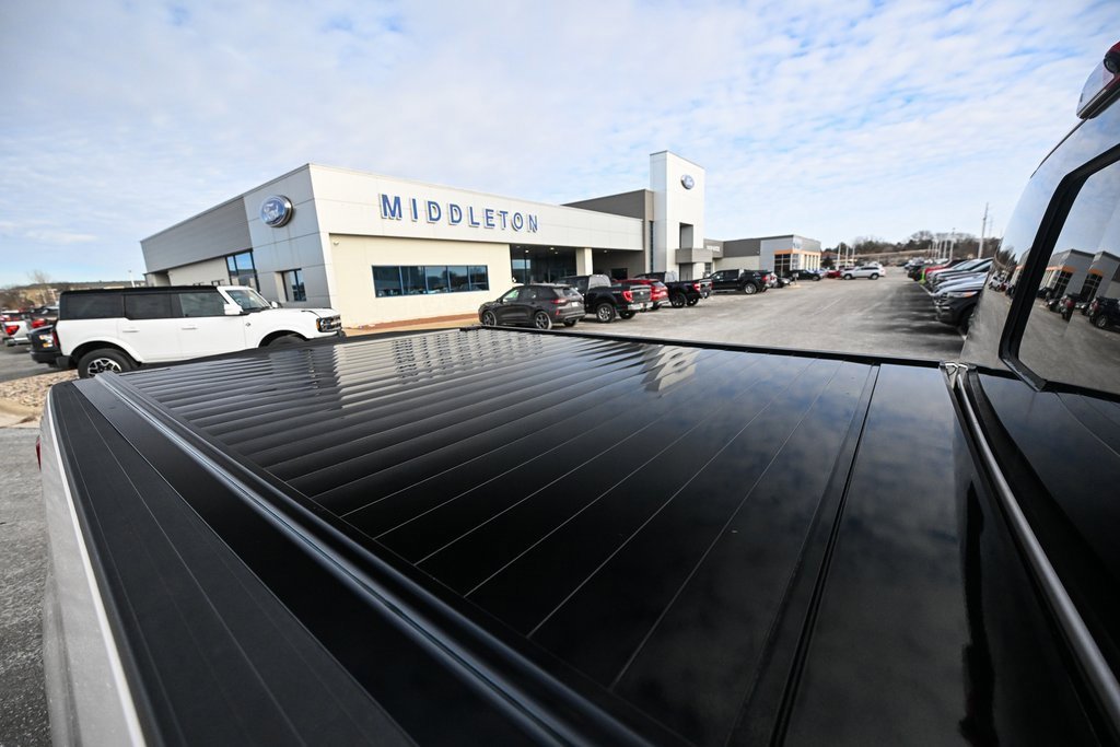 Used 2017 Ford F250 Platinum w/ Platinum Ultimate Package image 16