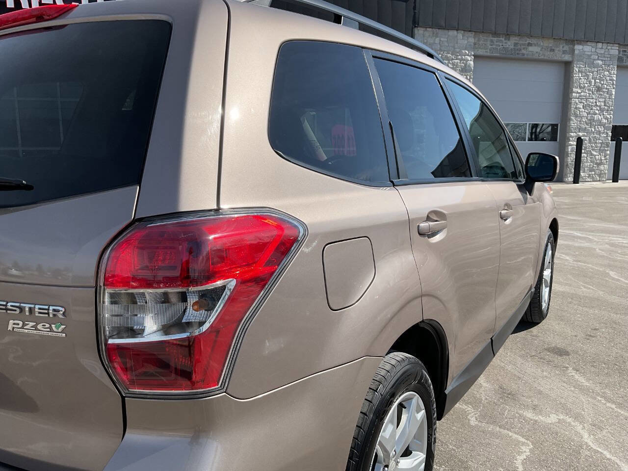 Used 2015 Subaru Forester 2.5i Premium AWD/4WD image 7