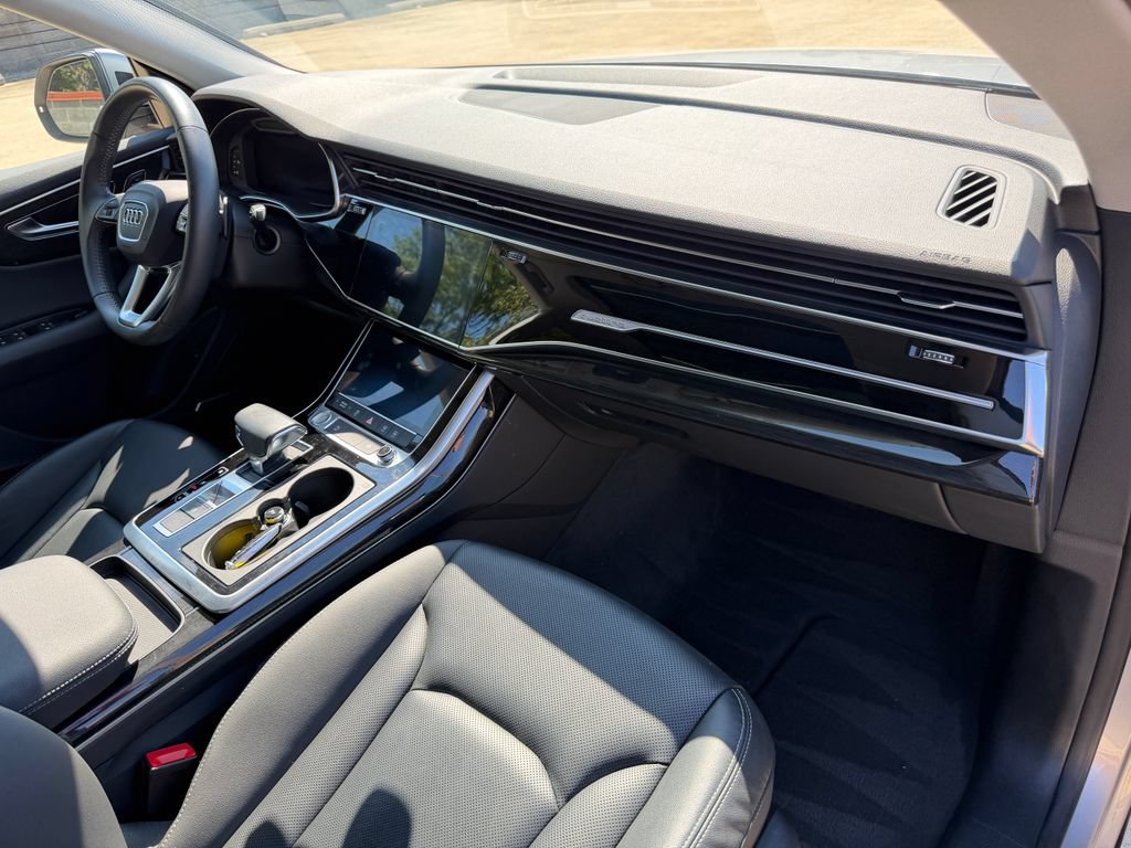 Used 2019 Audi Q8 Premium Plus AWD/4WD image 21