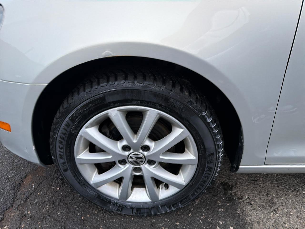 Used 2011 Volkswagen Jetta SE image 14