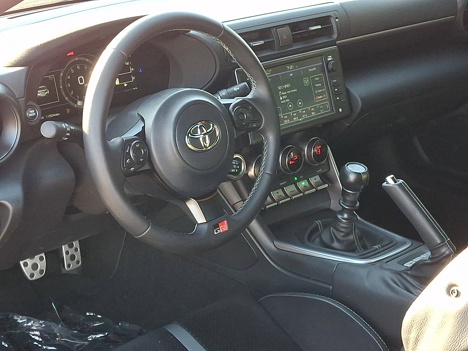 Used 2023 Toyota GR86 Premium w/ ALL Weather Mat Package (TMS) RWD image 14