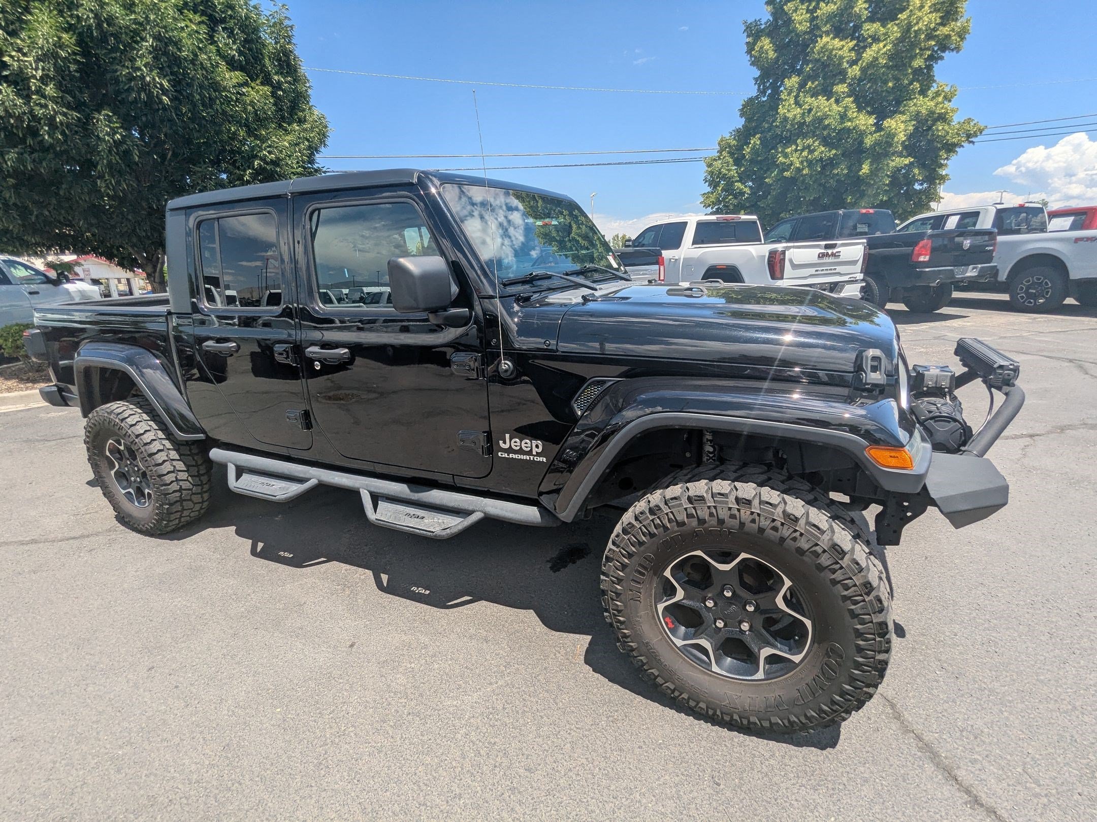 Used 2020 Jeep Gladiator Overland w/ Popular Equipment Package AWD/4WD image 2