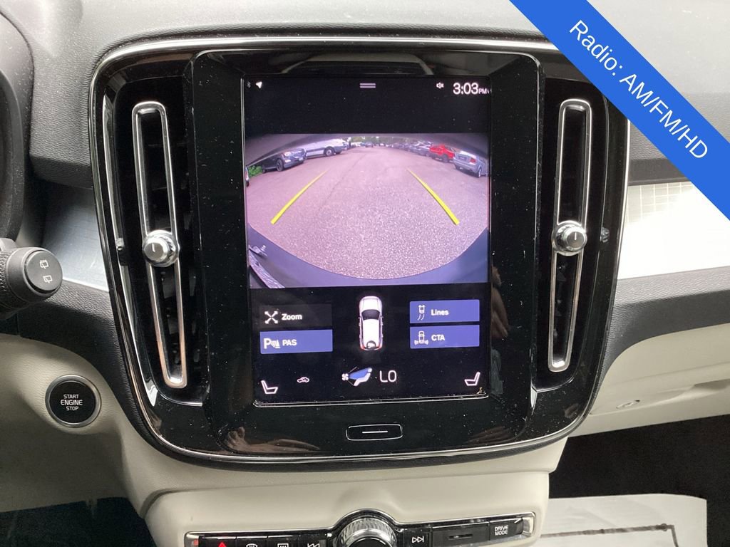 Used 2020 Volvo XC40 T5 Momentum image 4