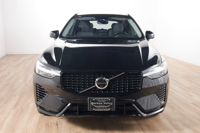 Used 2024 Volvo XC60 T8 Plus AWD/4WD image 2