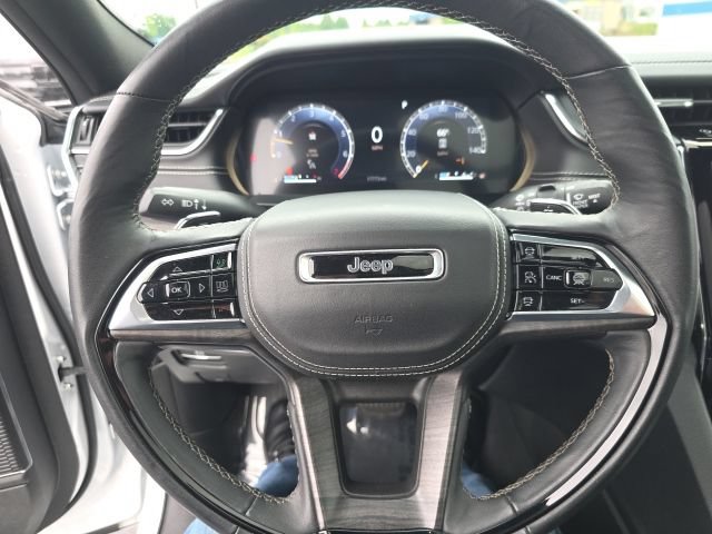 Used 2025 Jeep Grand Cherokee L Overland w/ Advanced Protech Group III AWD/4WD image 21