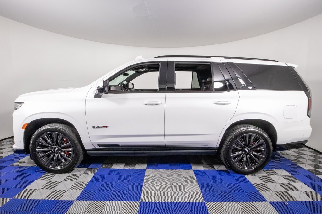 Used 2023 Cadillac Escalade V w/ LPO, ONYX Package image 8