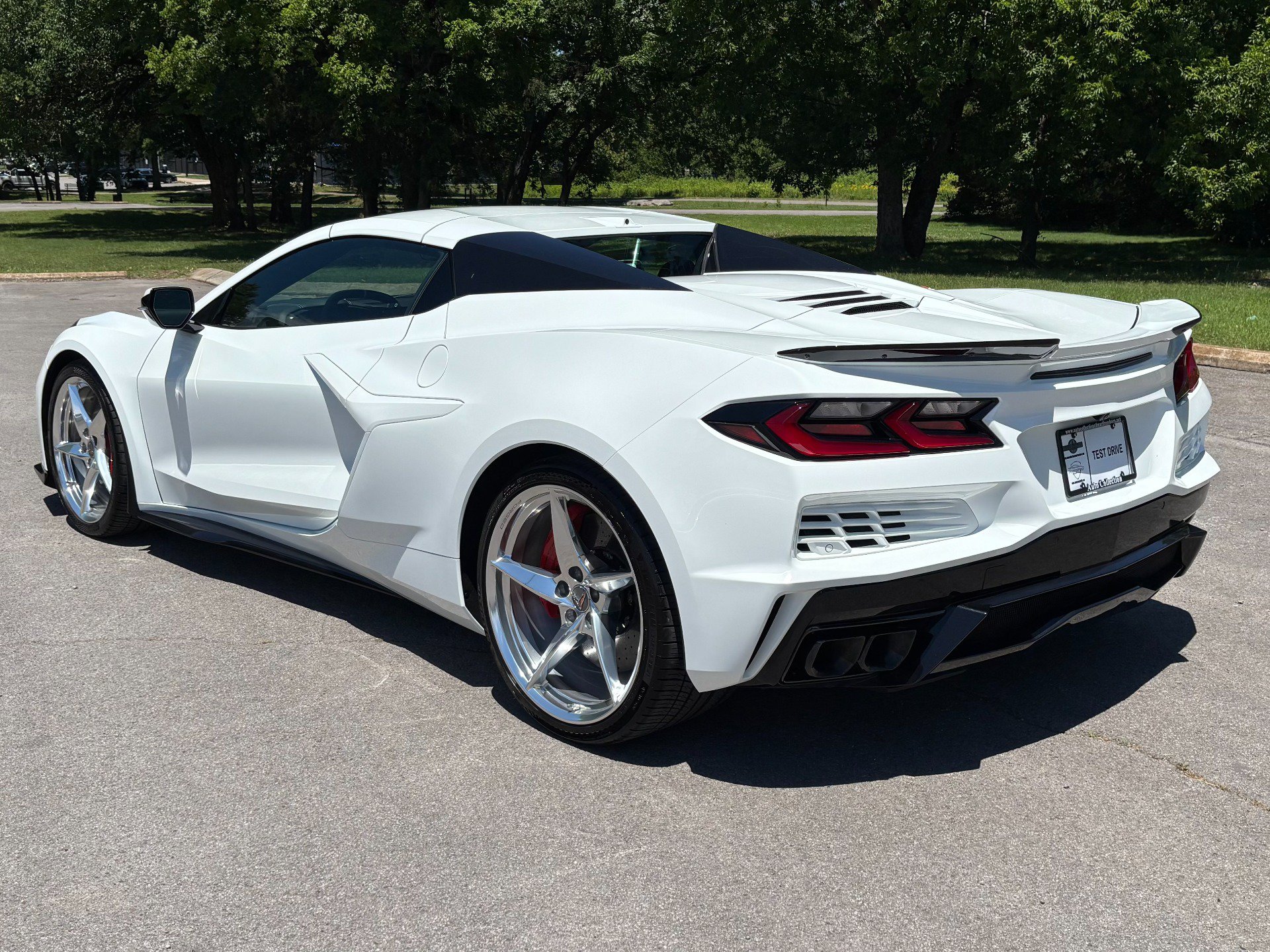 Used 2024 Chevrolet Corvette E-Ray AWD/4WD image 11