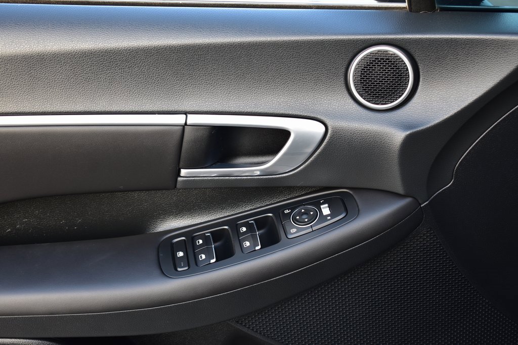 Used 2022 Hyundai Sonata SEL image 12