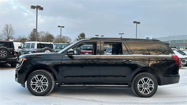 New 2025 Ford Expedition Max Active image 3