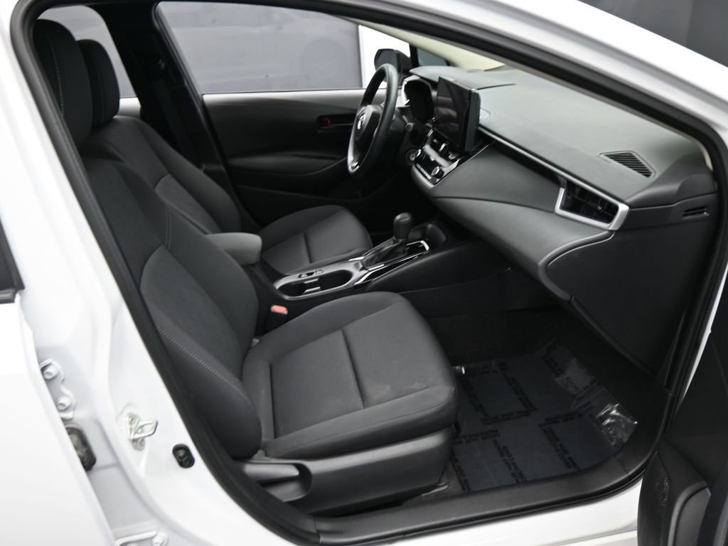 Used 2023 Toyota Corolla LE image 34
