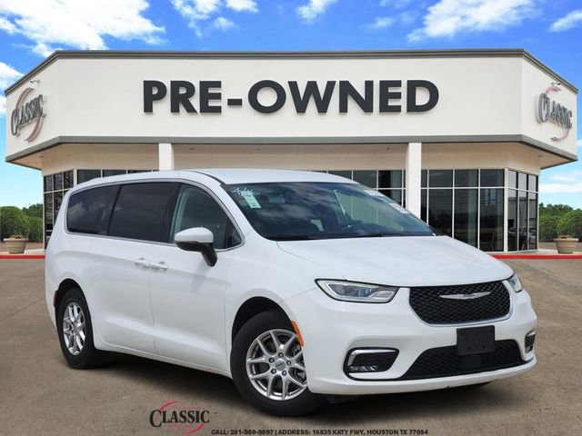 Used 2023 Chrysler Pacifica Touring-L