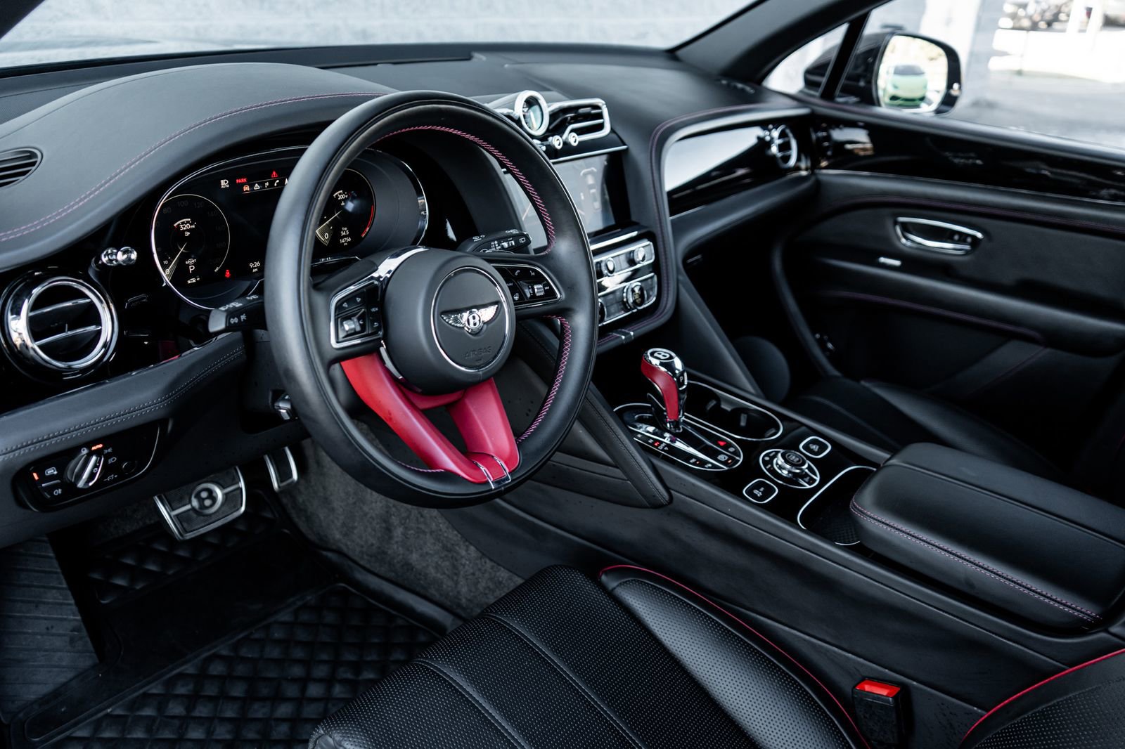 Used 2023 Bentley Bentayga Extended Wheelbase image 2