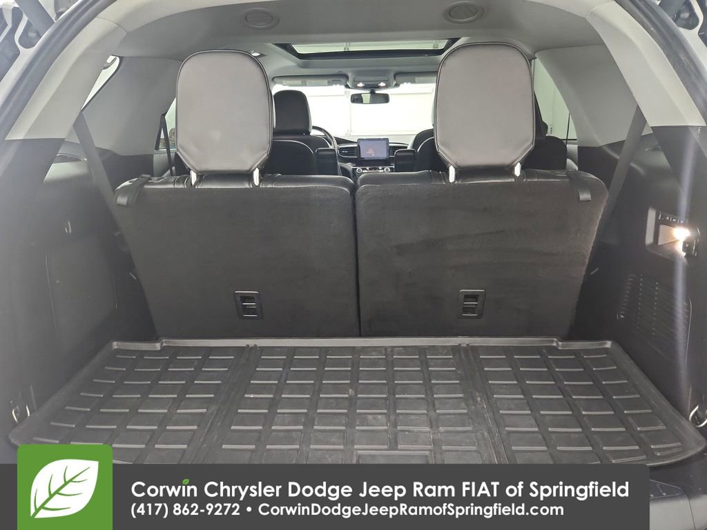 Used 2021 Ford Explorer Limited w/ Equipment Group 301A AWD/4WD image 32