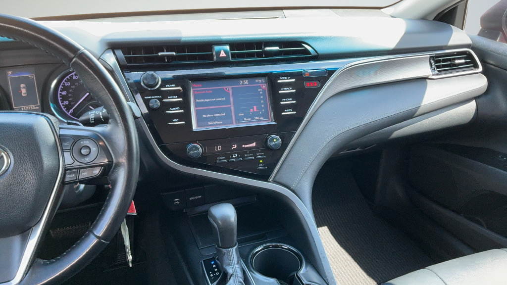 Used 2019 Toyota Camry SE FWD image 8