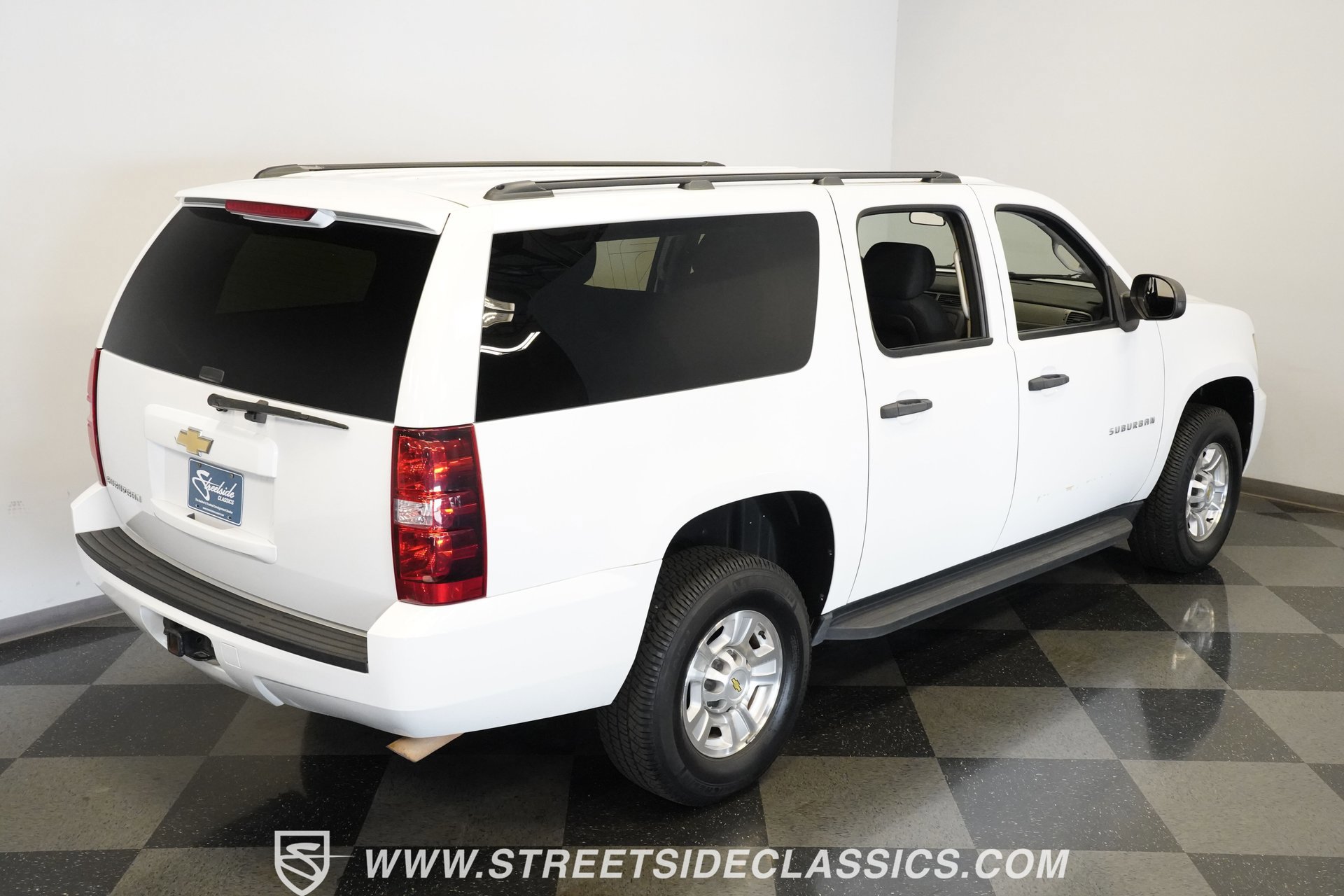 Used 2011 Chevrolet Suburban 2500 w/ Skid Plate Package image 15