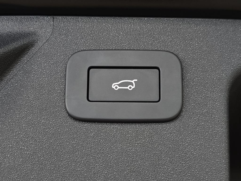 Used 2023 Land Rover Discovery Sport S R-Dynamic AWD/4WD image 31
