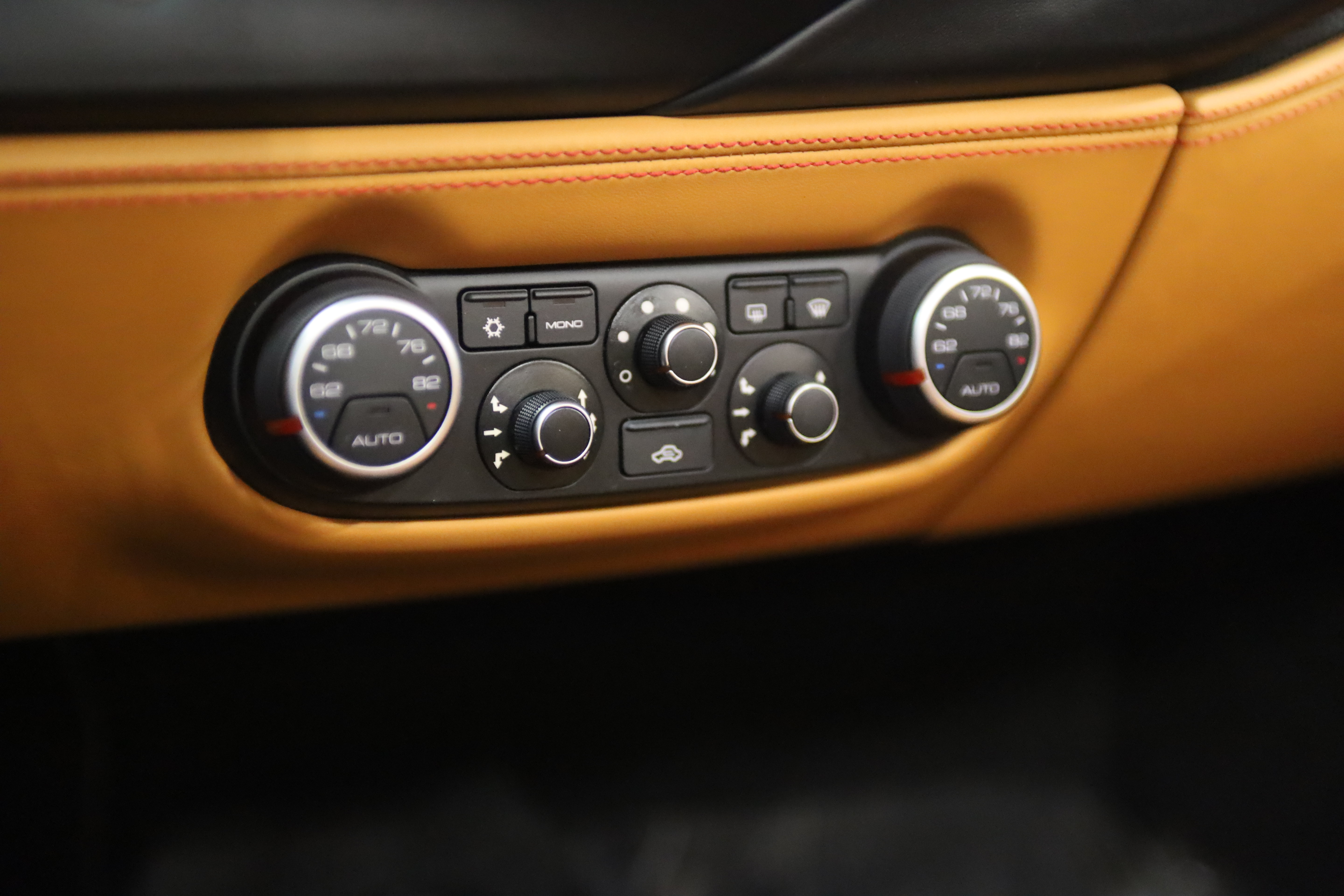 Used 2019 Ferrari 488 Spider RWD image 27