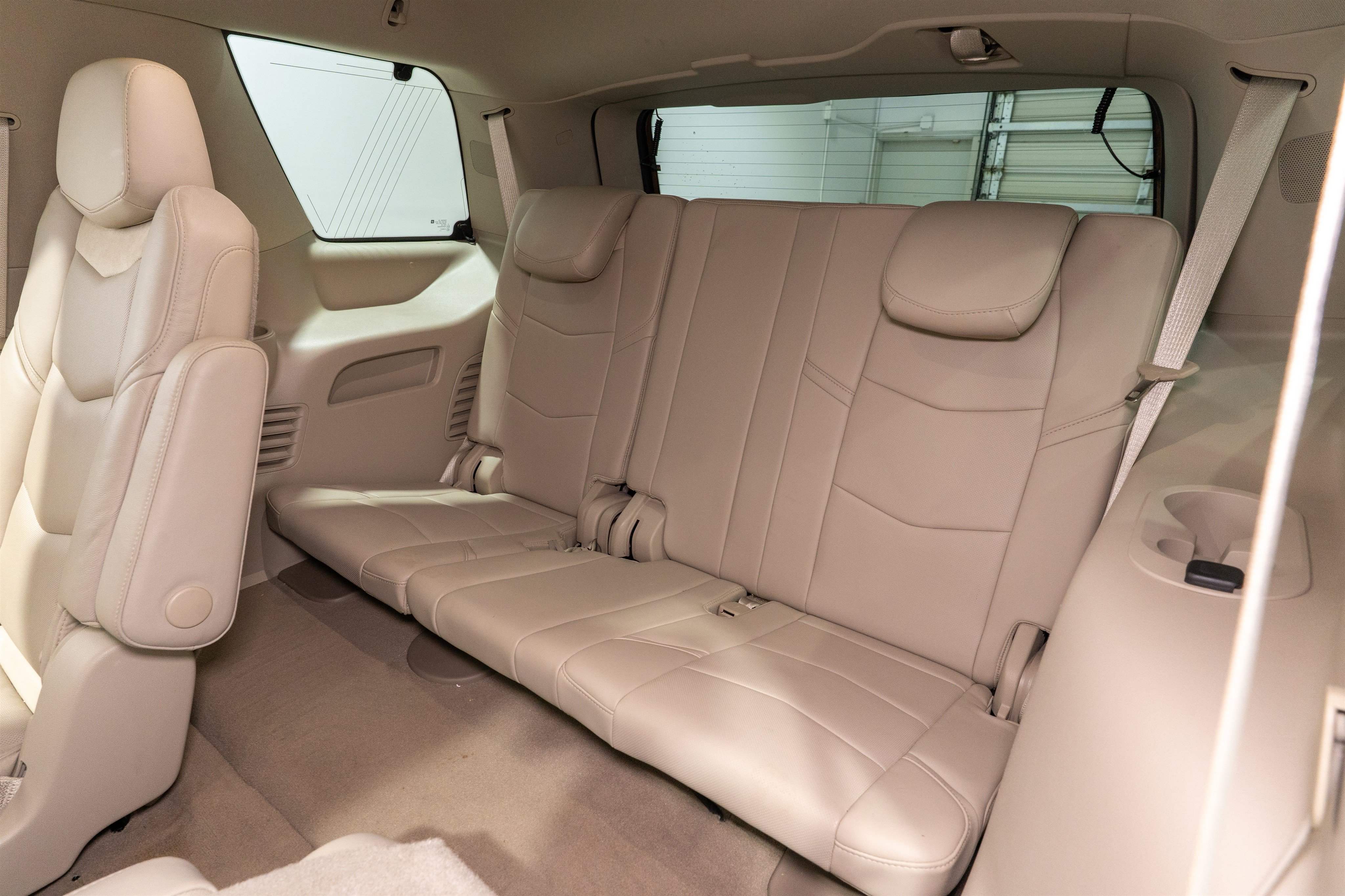 Used 2016 Cadillac Escalade Luxury RWD image 33