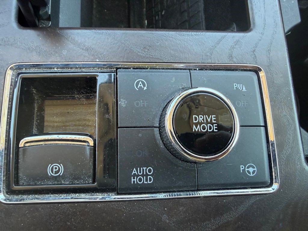 Used 2018 Lincoln Navigator Reserve w/ Technology Package image 18