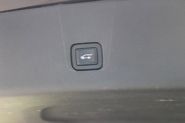 Used 2022 Chevrolet Traverse LT FWD image 14