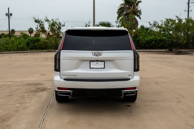 Used 2022 Cadillac Escalade Luxury RWD image 4