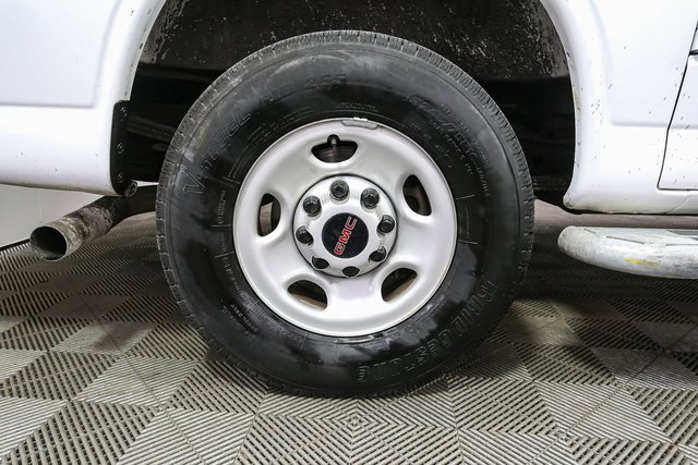 Used 2024 GMC Savana 2500 w/ Driver Convenience Package image 15
